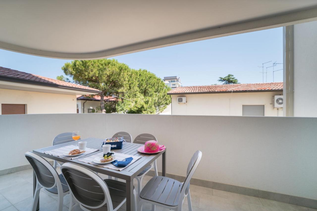 Appartamenti Torre Bianca Lignano Sabbiadoro Exterior foto