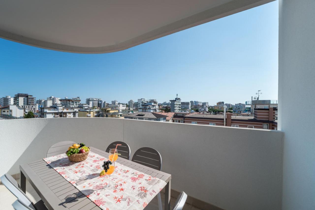 Appartamenti Torre Bianca Lignano Sabbiadoro Exterior foto