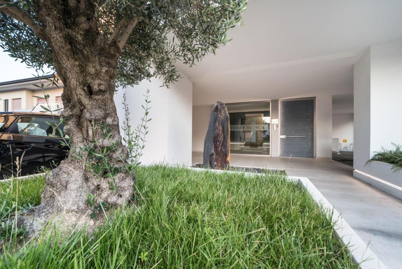 Appartamenti Torre Bianca Lignano Sabbiadoro Exterior foto